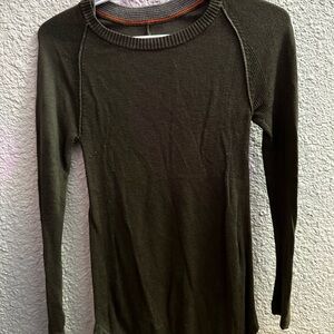 lululemon athletica Olive Green Long Sleeve Crewneck Sweater